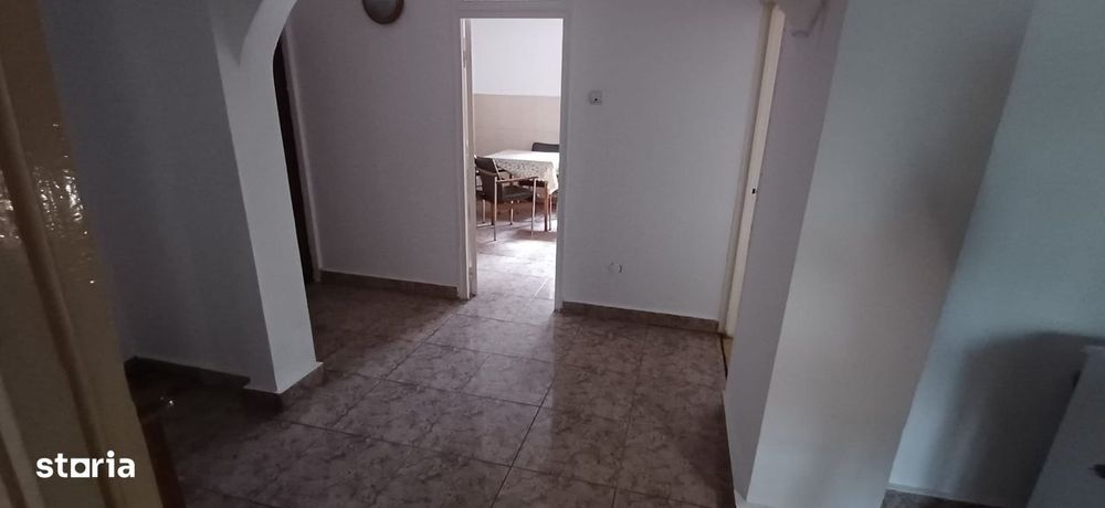 Basarab, 4 camere, decom., etaj 1