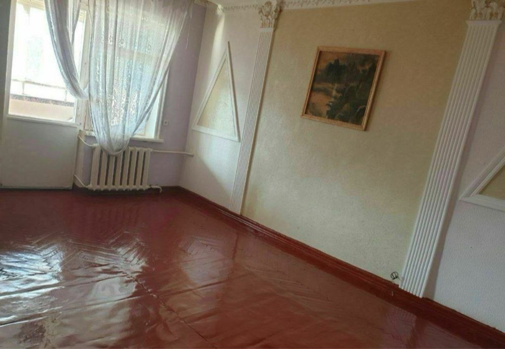 3х комнтная пустая в центре Чирчика на длительный срок