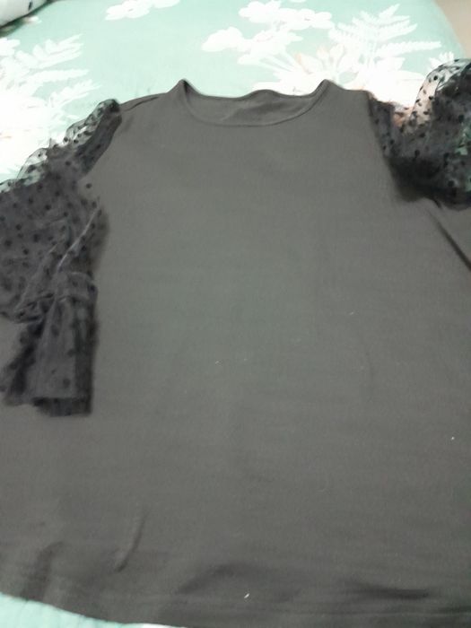 Bluza cu mâneci transparente din voal