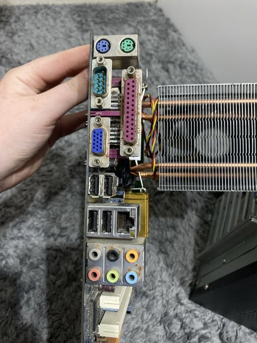 Материнская плата гигабайт