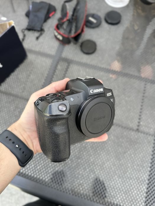 Canon EOS R