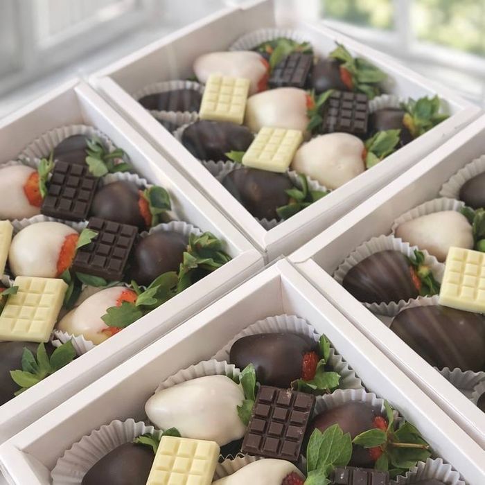 Клубника в шоколаде Актобе