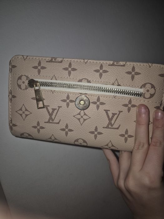 Portofel lv bej in stare ft buna