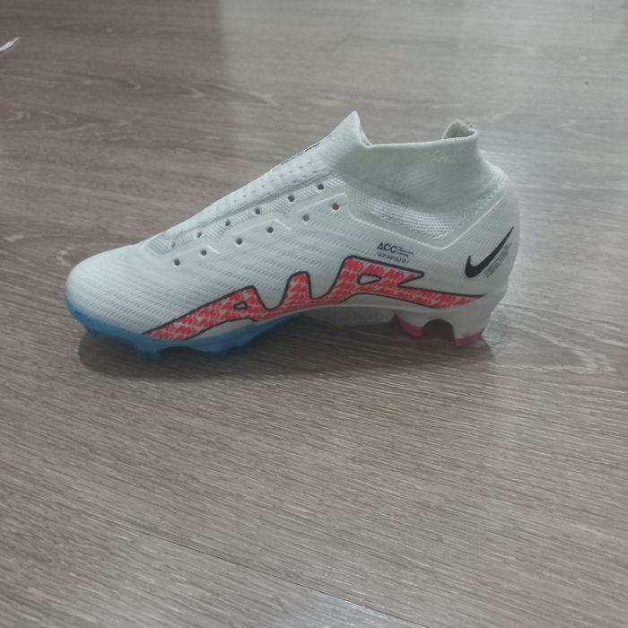 Новые бутсы найк