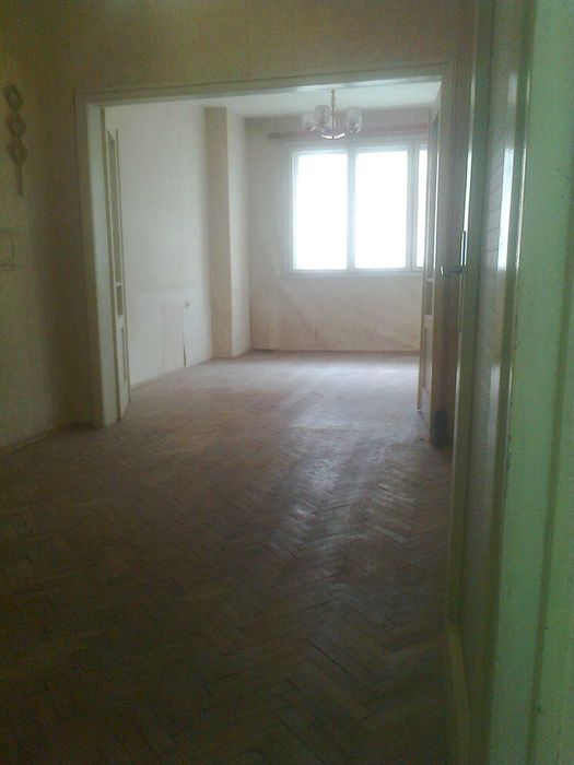 Тристаен в центъра