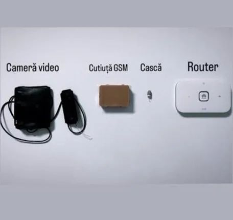 Sistem de copiat cu camera tip nasture si casca  mini