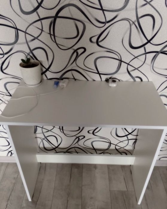 Продам стол в отличном состоянии!