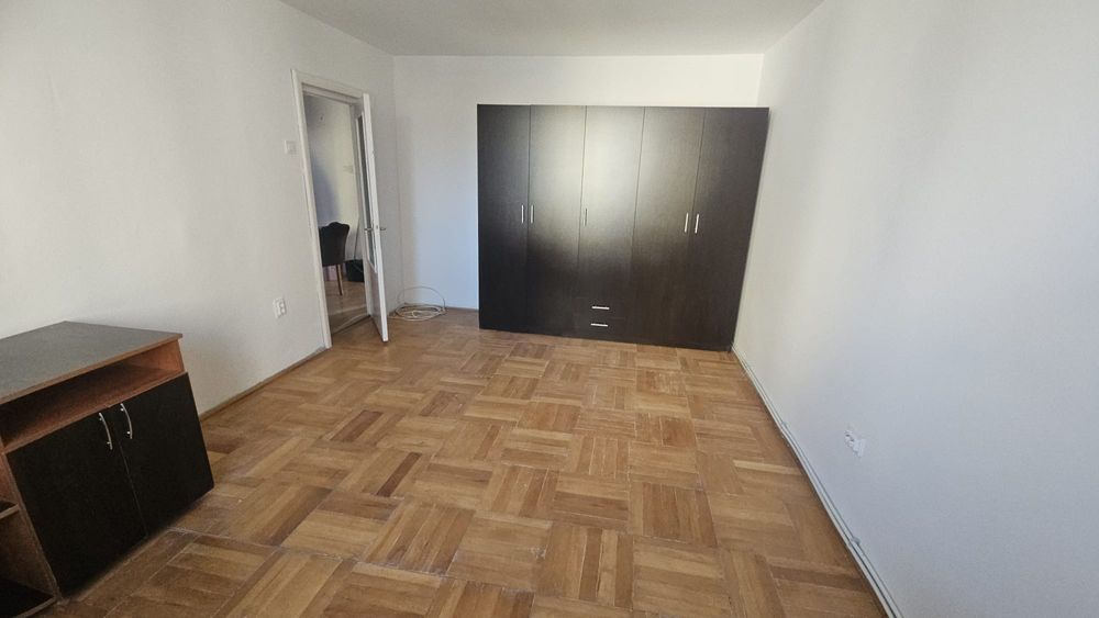 Apartament 3 camere Calea Romanului et.3