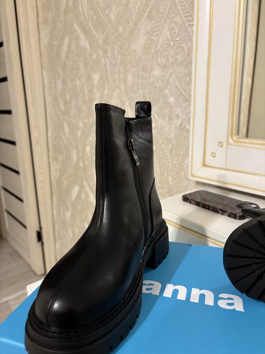 Продам зимние сапоги новые 34р