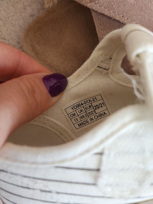 Tenisi și sandale rezerved mărimea 20 21