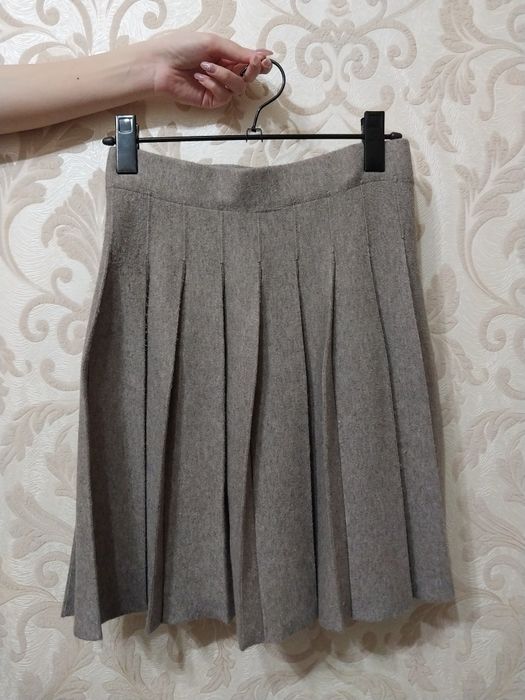 Юбка гармошка в серо-бежевого цвета