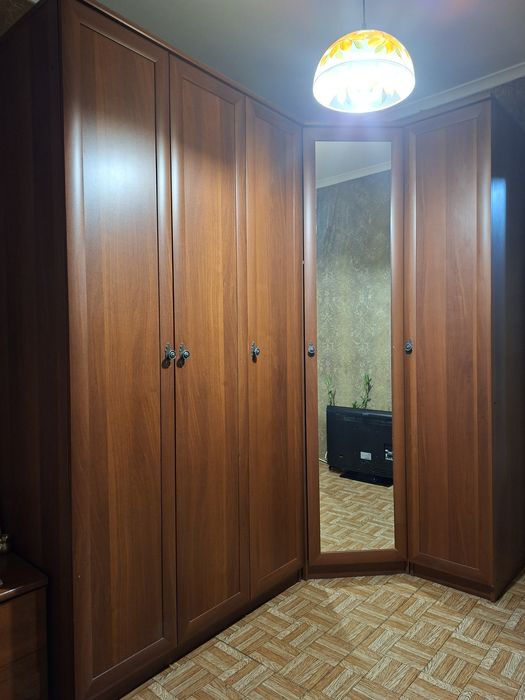 Продаётся шкаф угловой Столплит