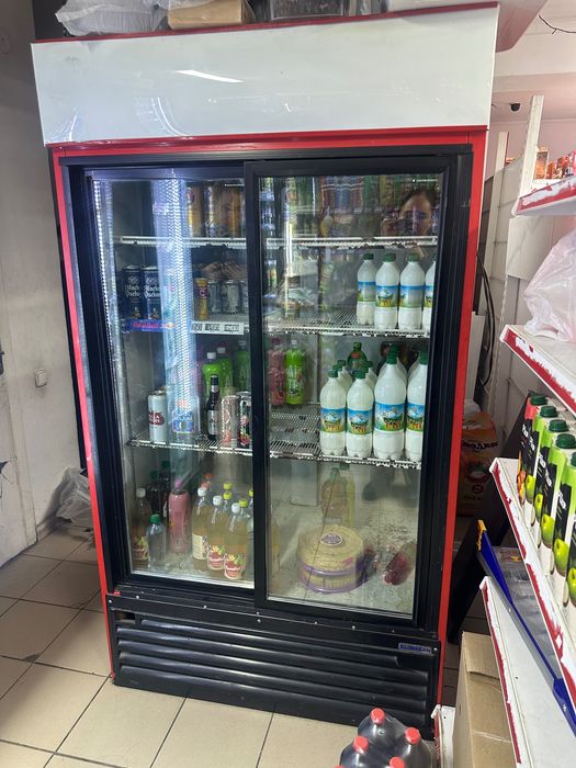 Холодильник красный