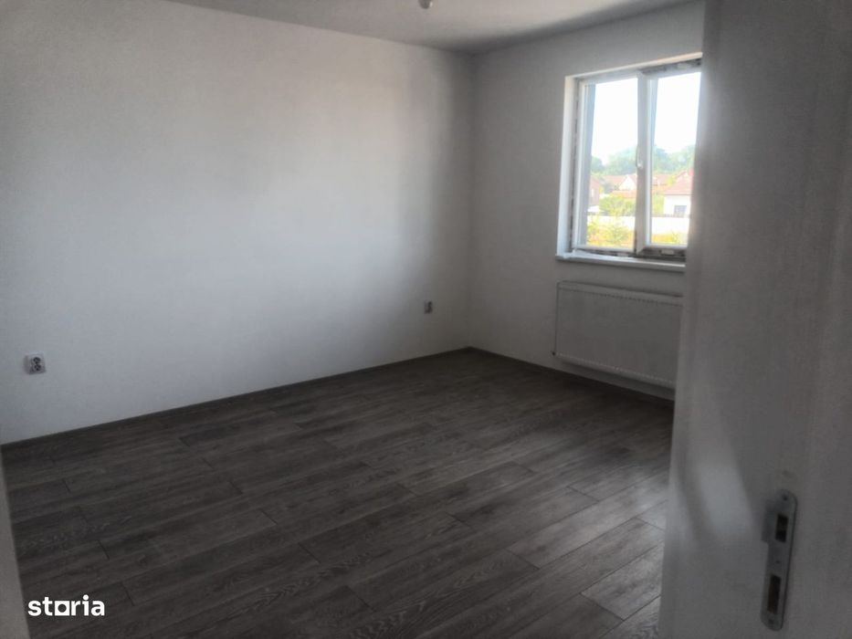 FARA COMISIOANE casa cu 4 camere 2 bai P+1 terasa camera teh la cheie