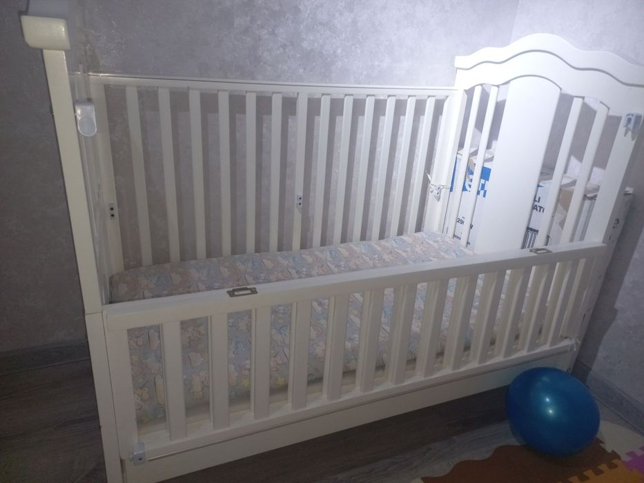 Продам детскую кроватку