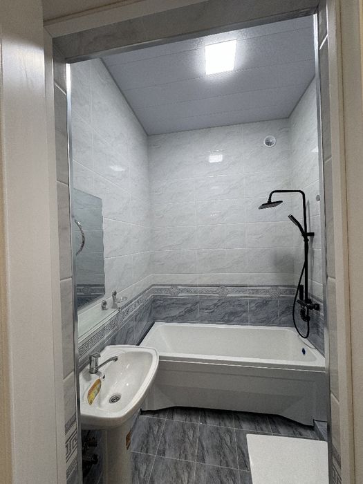 Yangi hayot tumanida 1.65 sotihli yangi qurilgan 7 xonali kottej