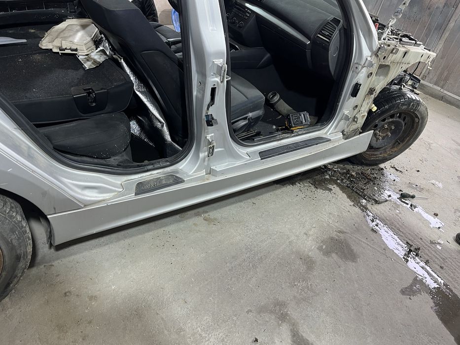 Prag stanga dreapta bmw seria 1