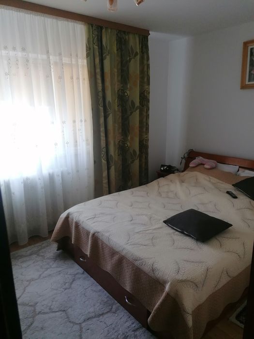 De vânzare apartament 3 camere