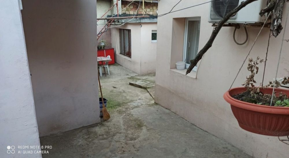 Продава се Къща в Варна, Автогара - 150 кв.м за 374 €/кв.м - Снимка #2