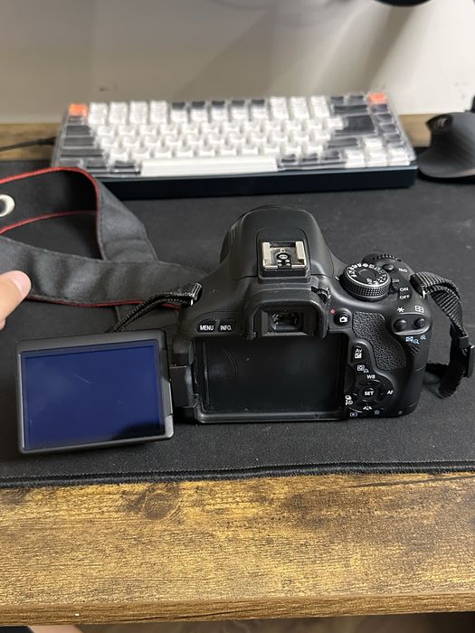 Камера Cabon EOS 600D