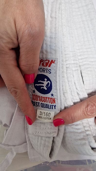 Продам кимоно рост 160 белый карате