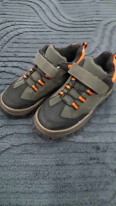 Продам кроссовочки на мальчиков