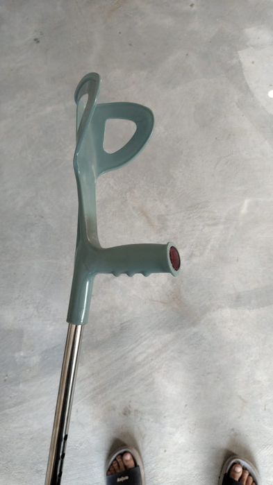 Костыль подлокотный