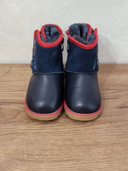 Продам зимнюю обувь