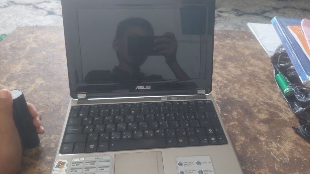 Noutbuk asus sotiladi