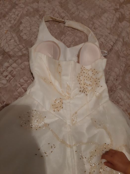 Пышное платье, цвет айвори