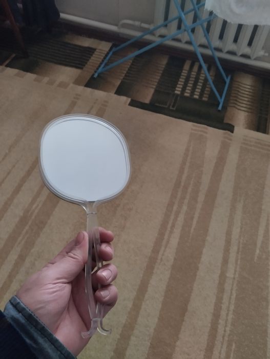 Зеркальцо продам