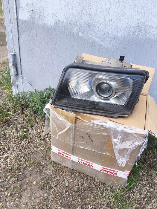 Продам Фары Ауди 100 с 4