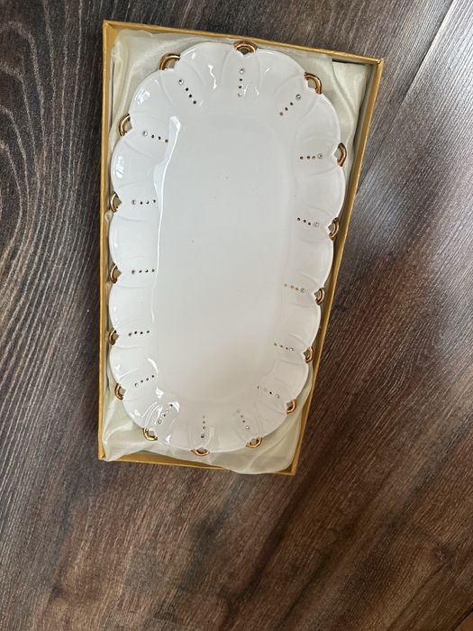 Продам посуды белые на приданное можно