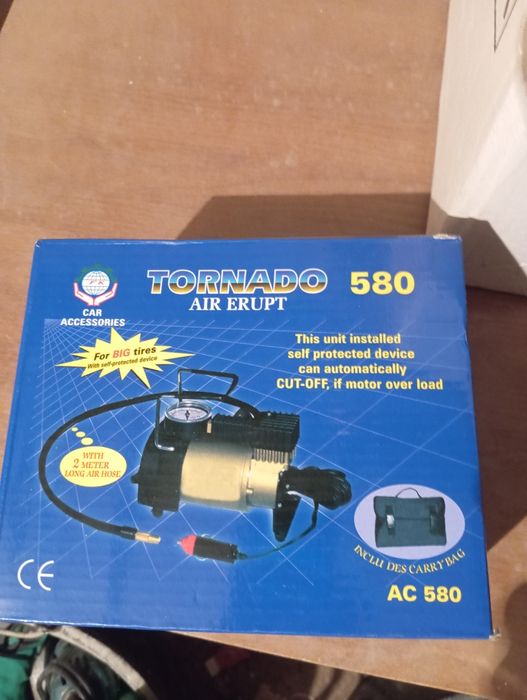 Продам. Авто компрессор( насос)