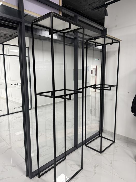 Продам стеллажи срочно