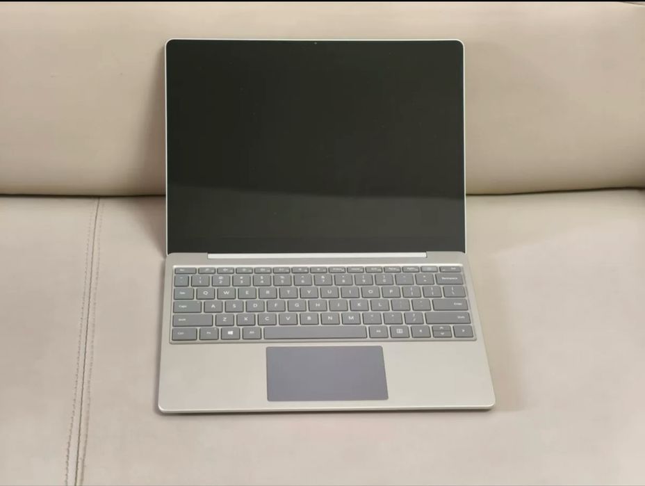 Продам surface go