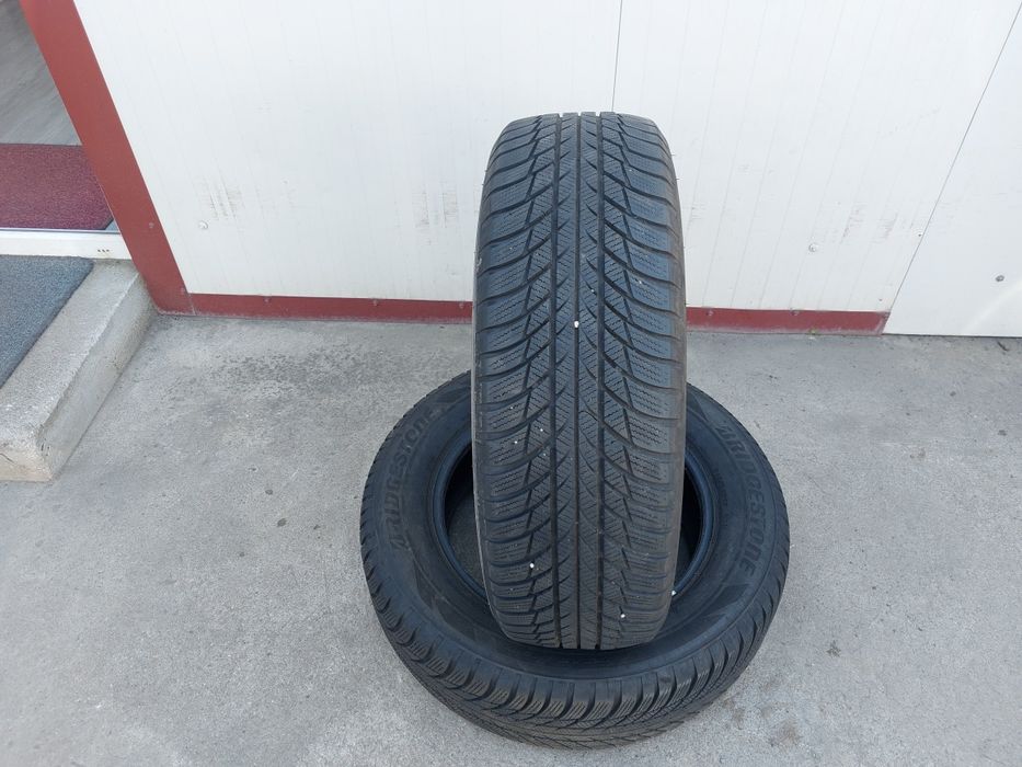 125 lei bucata! Doua anvelope M+S 215 65 17 Bridgestone