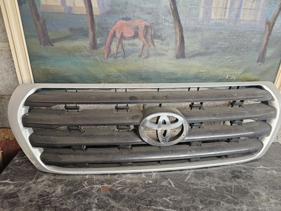 Решетка TOYOTA 200