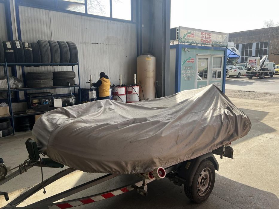 Лодка Zander + мотор Genovo 9.8 к.с. + колесар – ОТЛИЧНО състояние