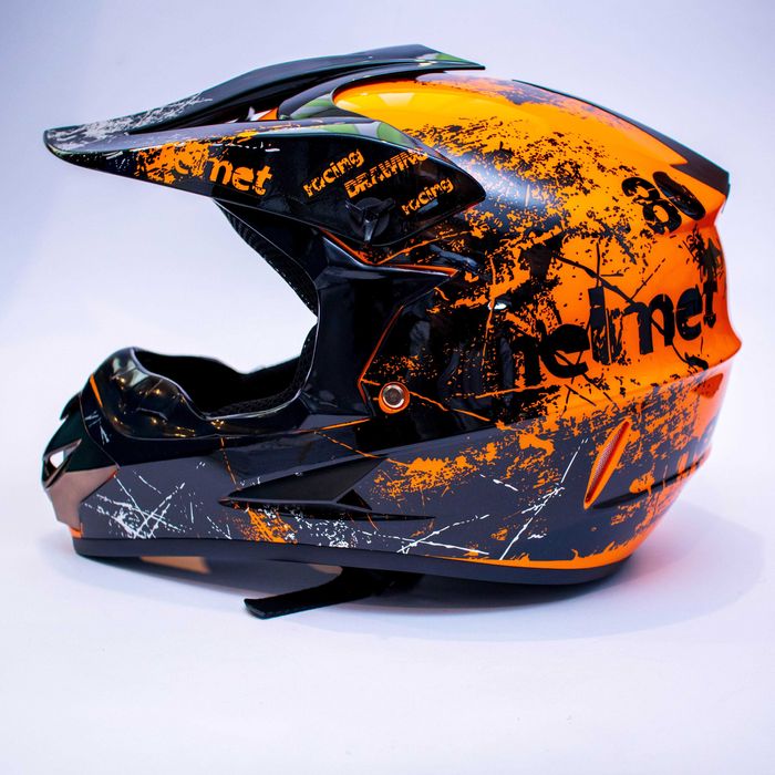 Каска подходяща за мотокрос , планински велосипед , ел. тротинетка