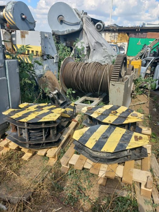 Продам тяговую лебедку с полиспадами