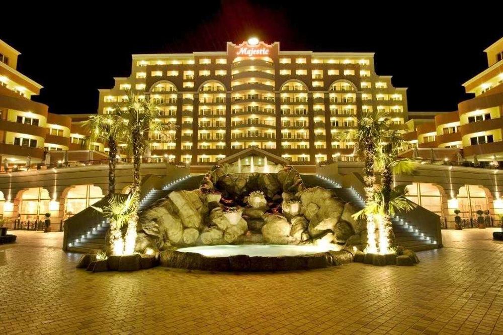 Продава се Двустаен апартамент в к.к. Слънчев бряг - 82 кв.м за 1007 €/кв.м - Снимка #13