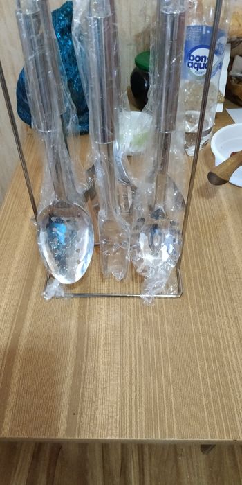 Два кухонных набора,с подставкой