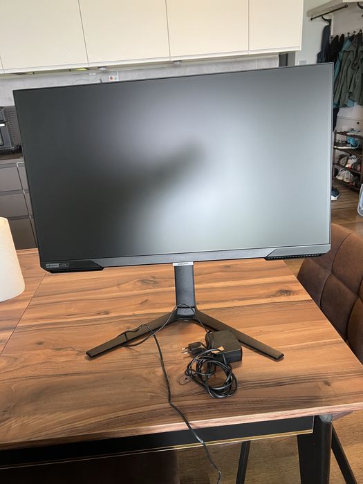 Monitor Gaming Samsung Odyssey G4 27” – 240Hz, 1ms, IPS, HDR10
