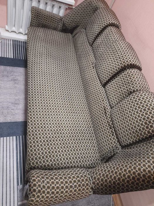 Диван отдам даром