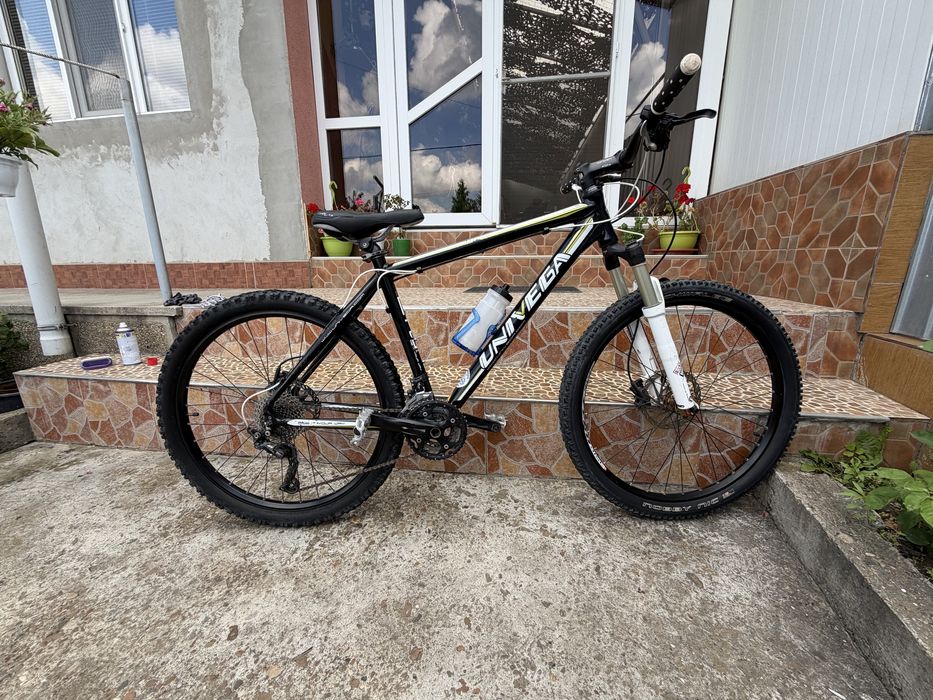 MTB Univega 26 - RockShox Recon Gold (aer) - Shimano XT - stare foarte bună