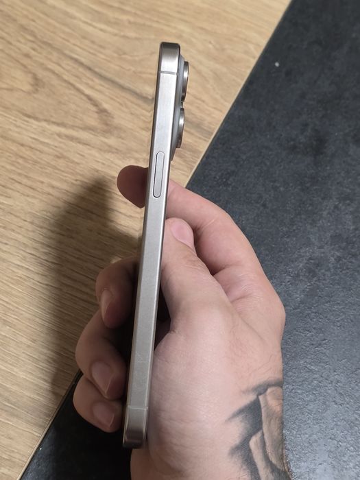 Iphone 15 pro max 256GB + Apple watch 10 46mm