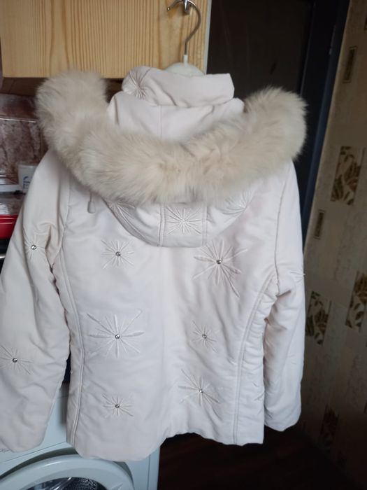 Продам женскую куртку.