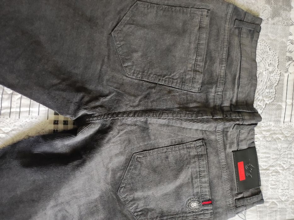 Джинсы вельветовые.