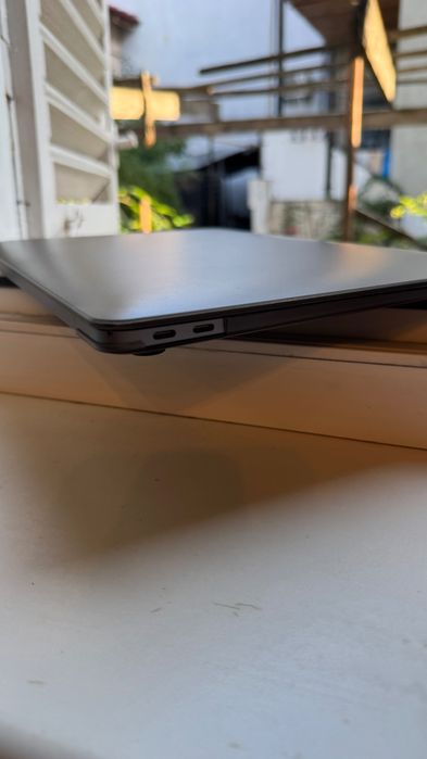 Carcasa protectie Next One pentru MacBook Air 13inch M1 Smoke Black